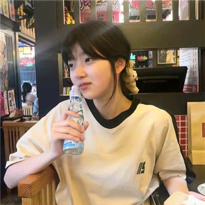 眼里余光都是你
